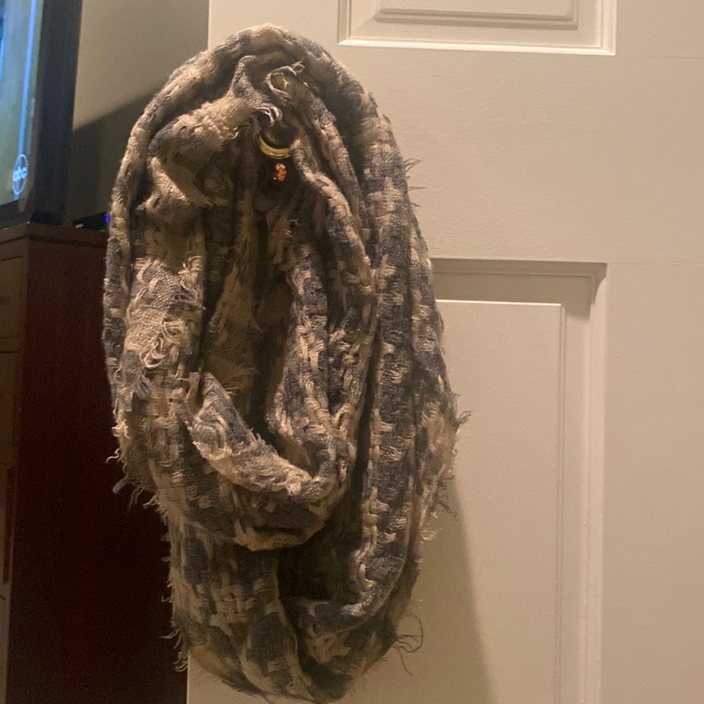 Infinity checkered / 100 % acrylic scarf